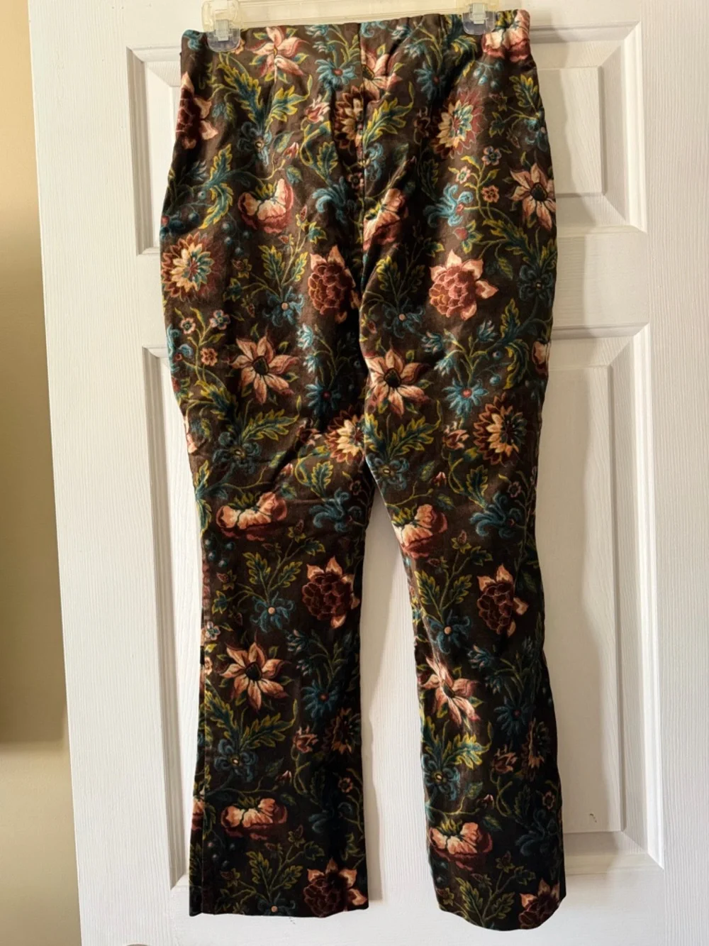 Tuckernuck Hazel Moonflower Velvet Ashford Pants. Size medium. - Picture 5 of 7